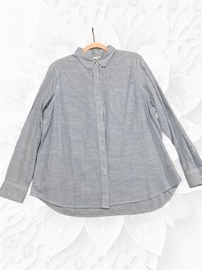 GAP Men's Thin Blue & White Striped Button-Down Shirt